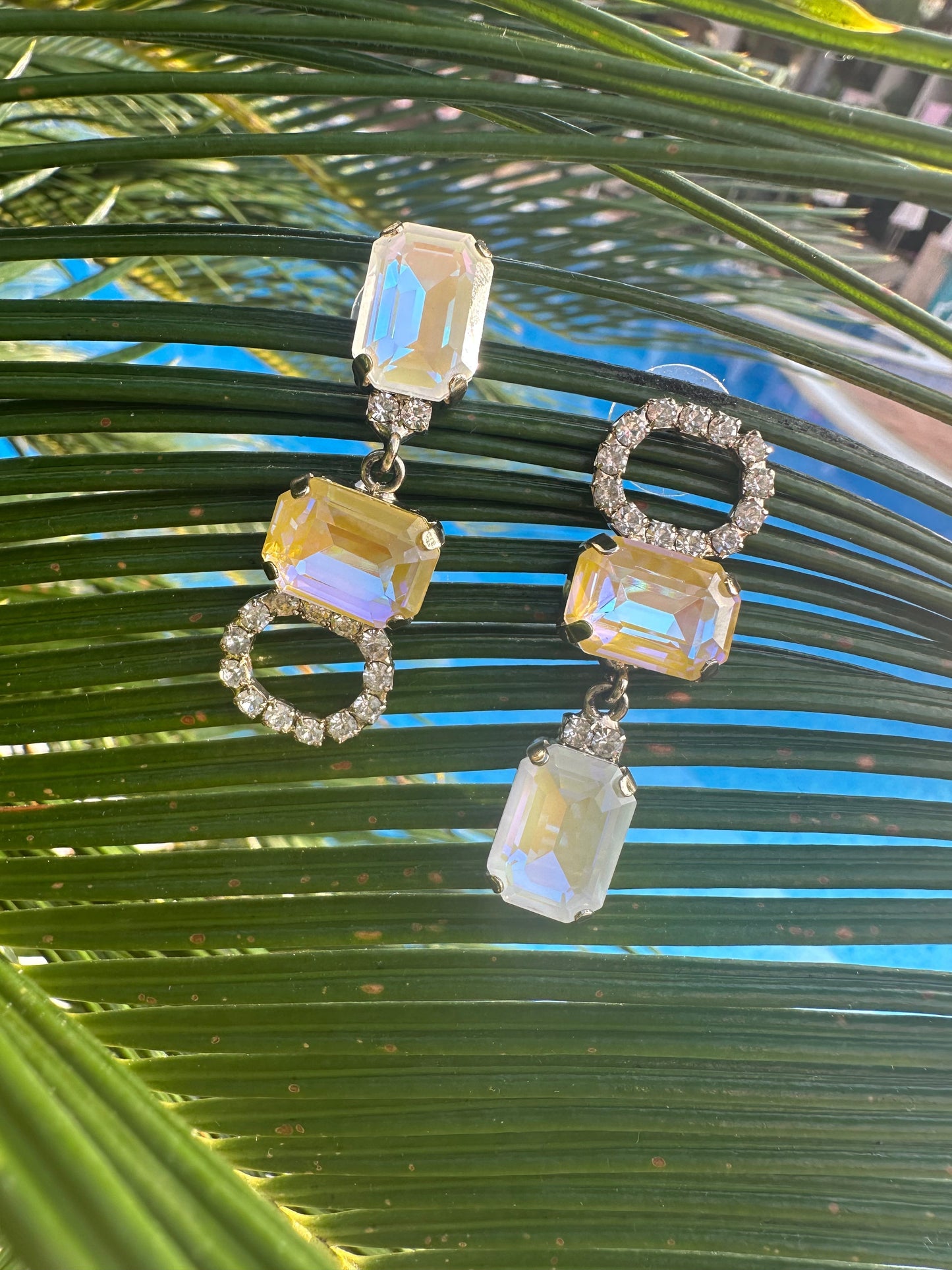 Statement Oorbellen met Swarovski Stenen: Jouw Perfecte Reisgenoot voor Elke Gelegenheid