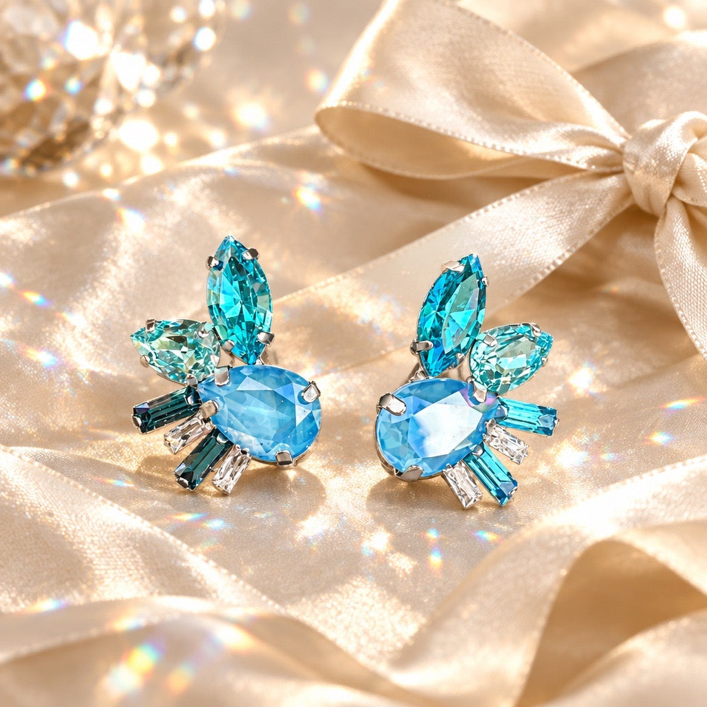 Zaria blauwe oorstekers met aquamarijn druppelsteen en turquoise marquise kristallen op satijnen lint, statement oorbellen van DAMICE Jewelry